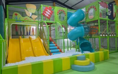 Loc de joacă interior la Casa Rustic Săbăreni – distracție indiferent de vreme